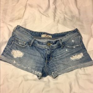 Distressed denim Hollister light wash jean shorts!